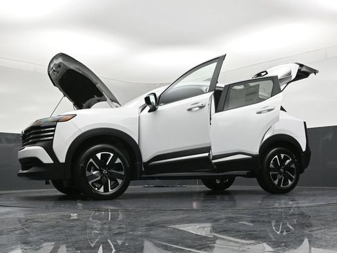 New 2026 Nissan Kicks SV w/ Cold Weather Package AWD/4WD image 36