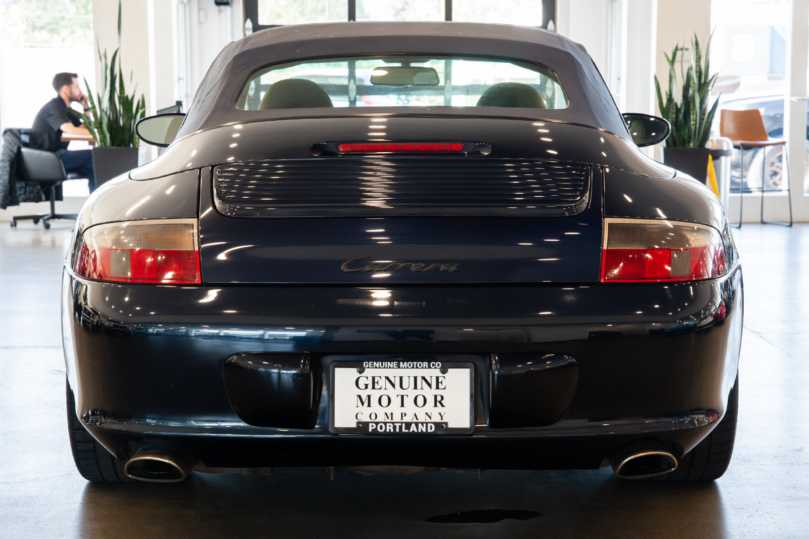 Used 2003 Porsche 911 Carrera RWD image 5