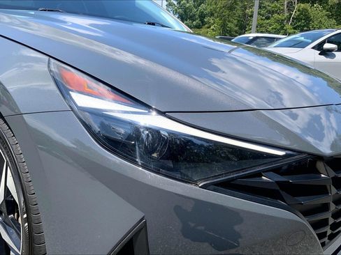 Used 2023 Hyundai Elantra SEL w/ Convenience Package FWD image 29