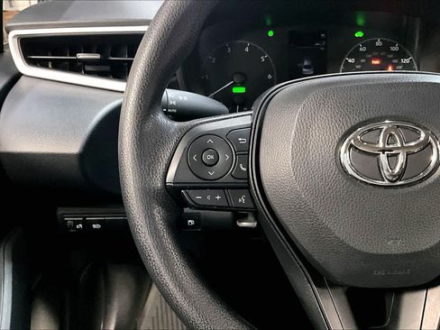 Used 2025 Toyota Corolla LE FWD image 24