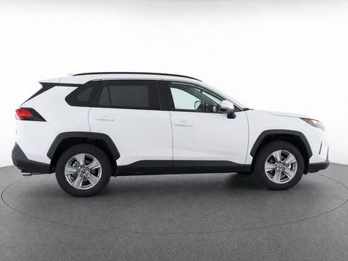 Used 2025 Toyota RAV4 XLE AWD/4WD image 8