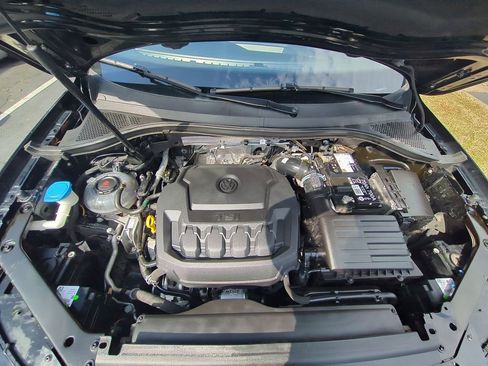 Used 2024 Volkswagen Tiguan SE image 35