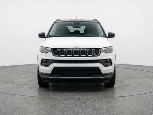 Used 2025 Jeep Compass Limited AWD/4WD image 2