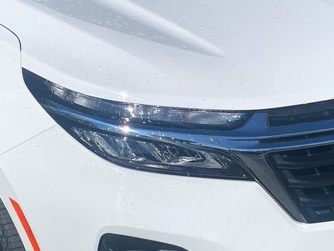 Used 2024 Chevrolet Equinox LS w/ Driver Confidence II Package image 4