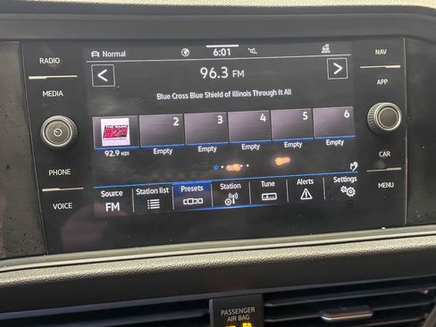 Used 2021 Volkswagen Jetta SEL Premium image 18