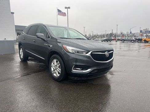 Used 2019 Buick Enclave Essence image 2