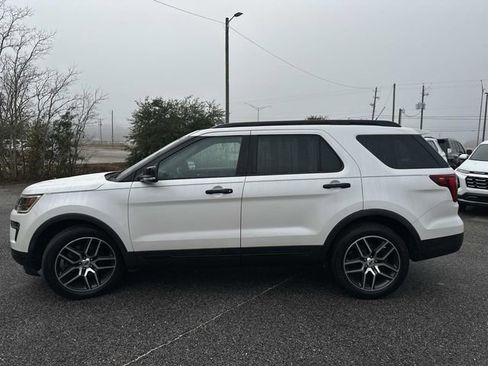 Used 2018 Ford Explorer Sport image 17