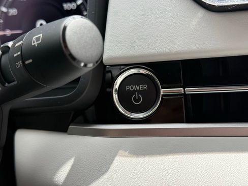 New 2025 Mitsubishi Outlander SEL image 13