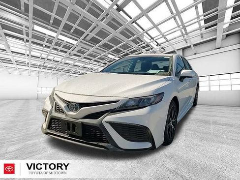 Used 2023 Toyota Camry SE image 8