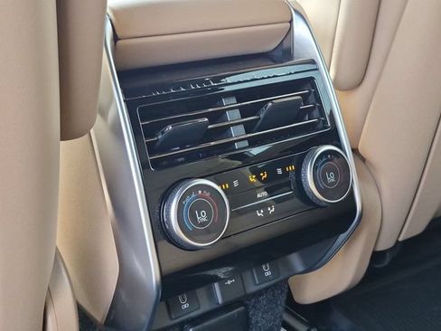New 2026 Land Rover Range Rover Long Wheelbase SE AWD/4WD image 13