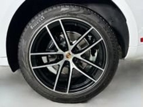 Certified 2026 Porsche Macan AWD/4WD image 15