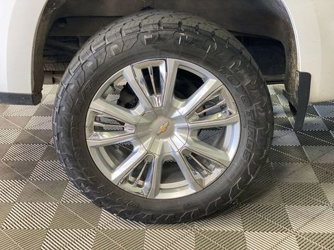 Used 2023 Chevrolet Silverado 1500 High Country w/ High Country Premium Package AWD/4WD image 18