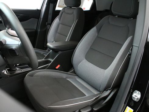 Certified 2025 Chevrolet TrailBlazer LT AWD/4WD image 22