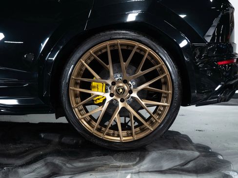 Used 2020 Lamborghini Urus image 19