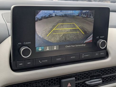 Certified 2025 Honda HR-V LX image 17