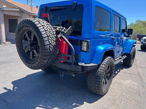 Used 2014 Jeep Wrangler Unlimited Sahara AWD/4WD image 3