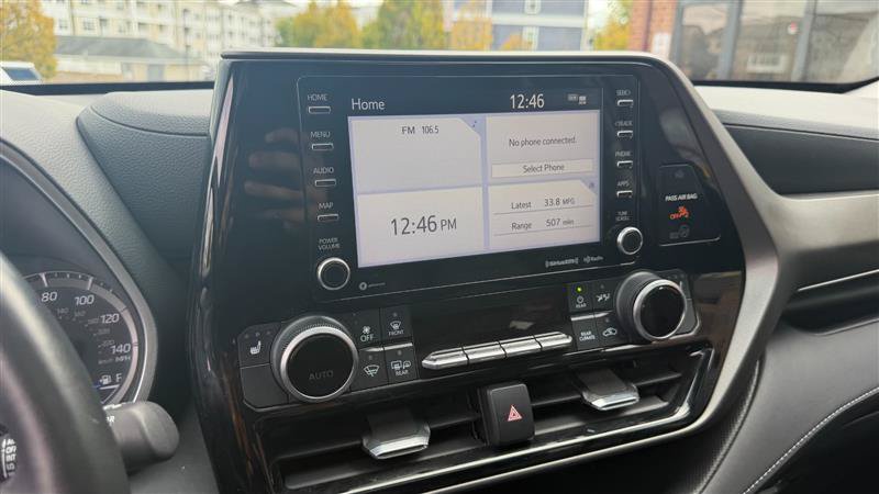 Used 2021 Toyota Highlander XLE FWD image 37