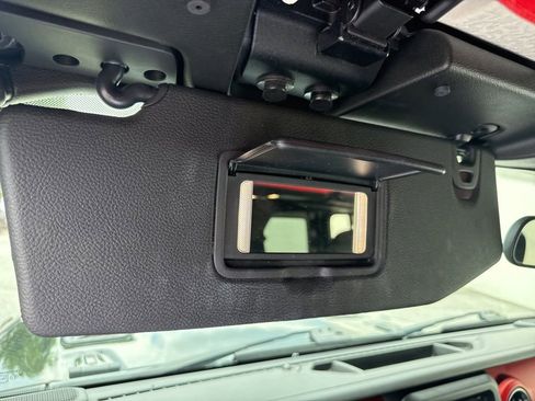 Used 2019 Jeep Wrangler Unlimited Rubicon w/ Cold Weather Group AWD/4WD image 34
