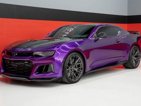 Used 2018 Chevrolet Camaro ZL1 RWD image 21