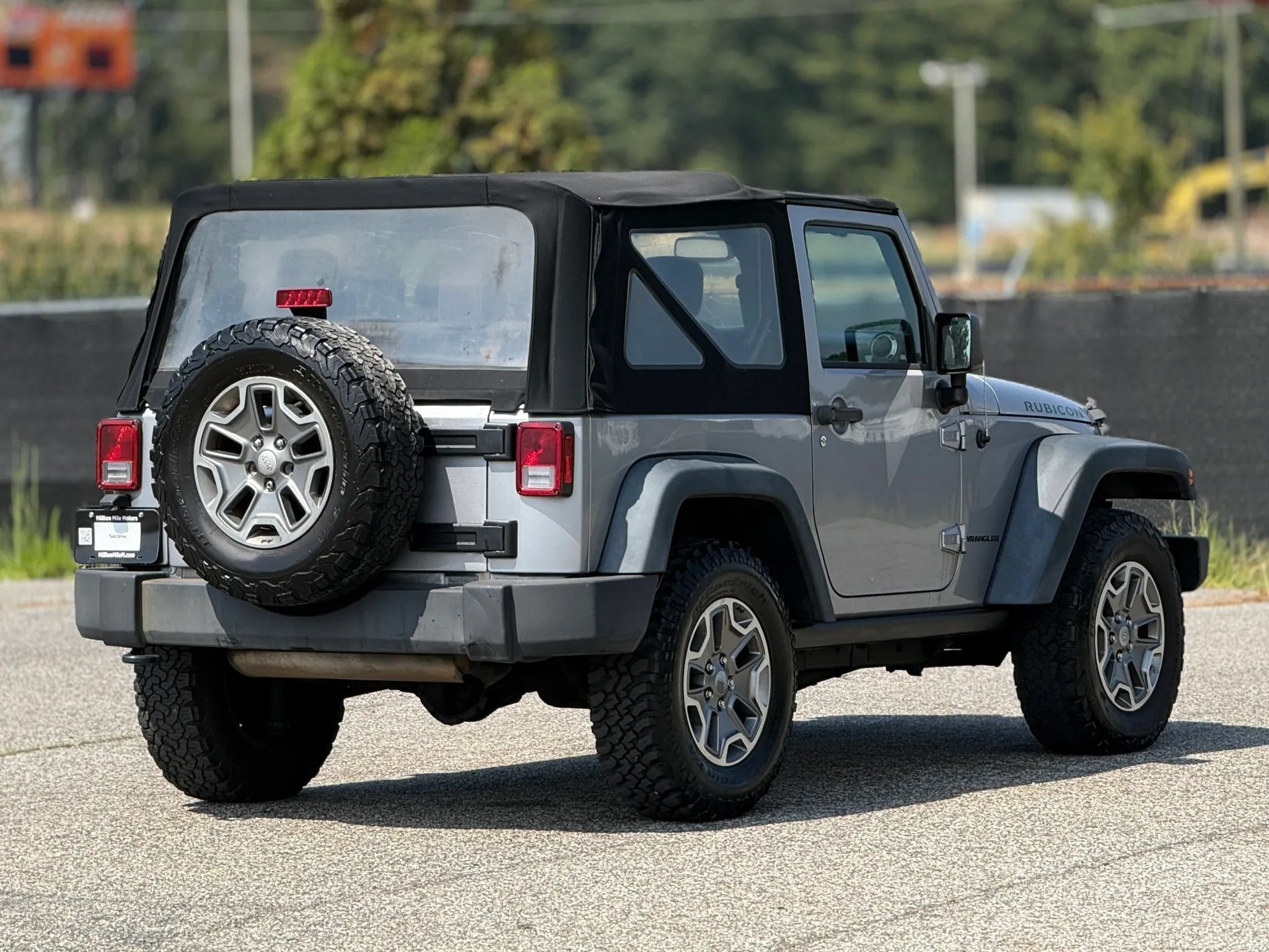 Used 2014 Jeep Wrangler Rubicon w/ Power Convenience Group AWD/4WD image 9