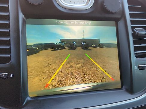 Used 2018 Chrysler 300 Touring w/ Chrome Appearance Package image 14