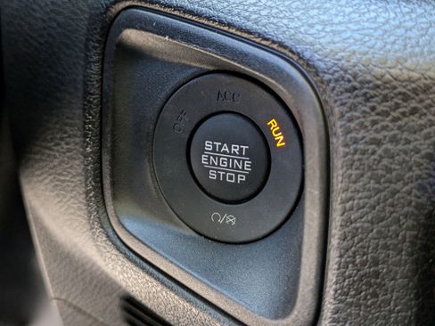 Used 2024 Jeep Wrangler Sport S image 21