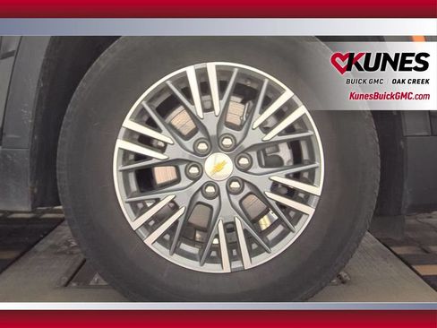 Used 2024 Chevrolet Traverse LT FWD image 14
