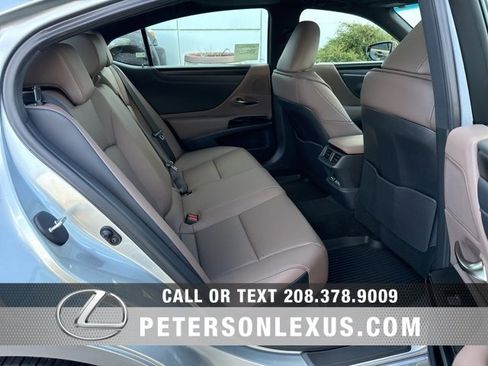 New 2025 Lexus ES 350 w/ Premium Package image 18