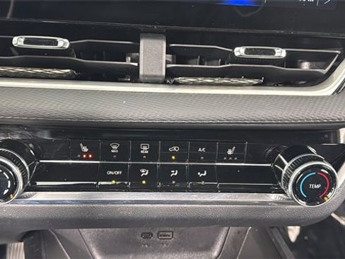 Used 2025 Chevrolet Equinox LT image 26