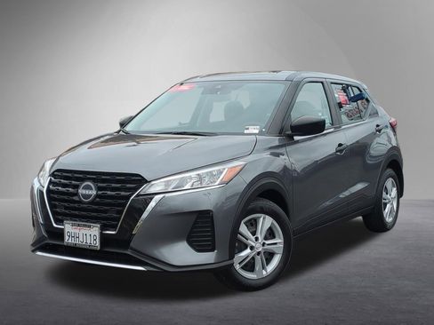 Used 2023 Nissan Kicks S image 1