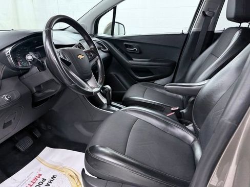 Used 2022 Chevrolet Trax LT w/ Driver Confidence Package AWD/4WD image 15