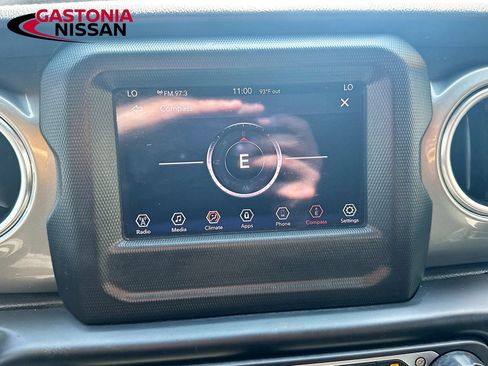 Used 2019 Jeep Wrangler Unlimited Sahara AWD/4WD image 15