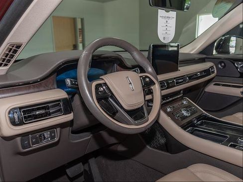 Used 2022 Lincoln Aviator Reserve w/ Elements Package Plus AWD/4WD image 11