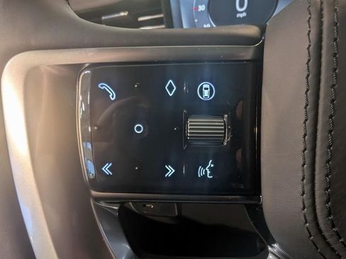 New 2026 Land Rover Range Rover Long Wheelbase SE AWD/4WD image 17