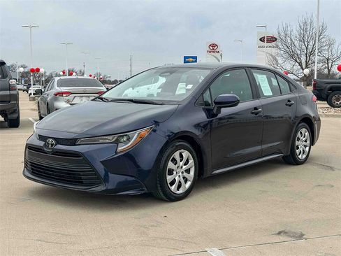 Used 2024 Toyota Corolla LE image 7