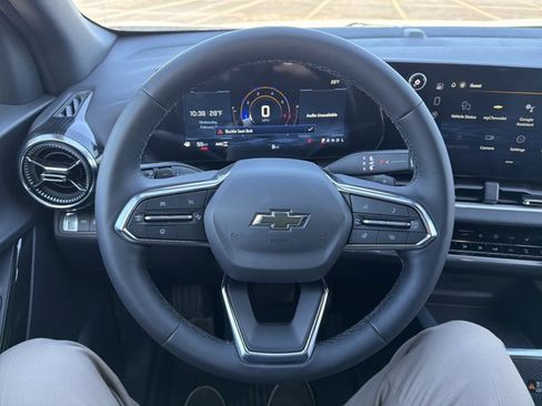 New 2026 Chevrolet Equinox LT image 13