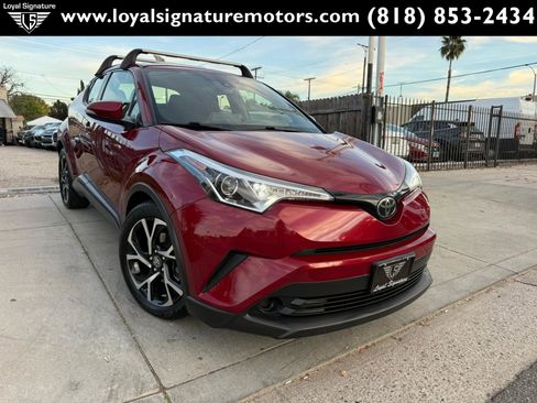 Used 2019 Toyota C-HR XLE image 1