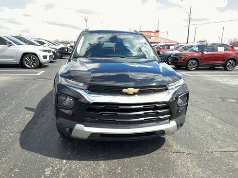 Used 2023 Chevrolet TrailBlazer LT w/ Convenience Package AWD/4WD image 3