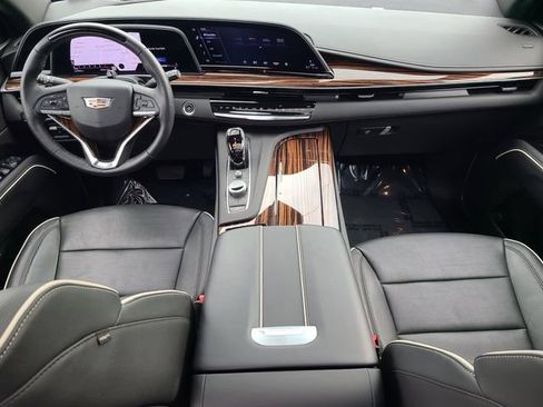 Used 2024 Cadillac Escalade ESV Premium Luxury w/ Performance Package AWD/4WD image 13
