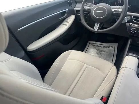 Used 2025 Hyundai Sonata SEL FWD image 21