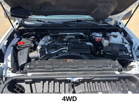 Used 2025 Chevrolet Silverado 2500 LT w/ Convenience Package image 20