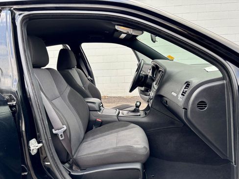 Used 2022 Dodge Charger SXT RWD image 7
