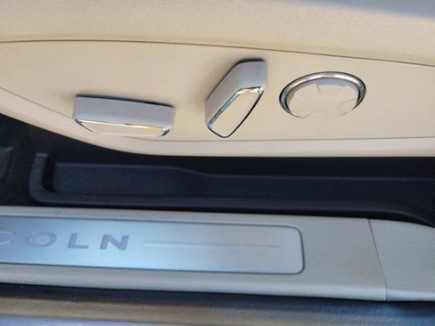 Certified 2019 Lincoln MKC Reserve FWD image 23