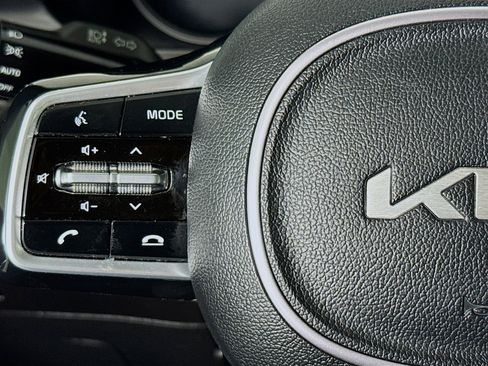 Used 2023 Kia Sorento S image 13