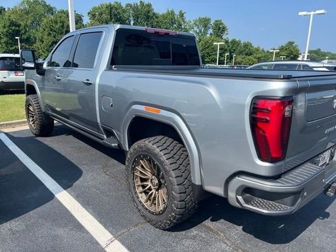Used 2024 GMC Sierra 2500 Denali Ultimate AWD/4WD image 4