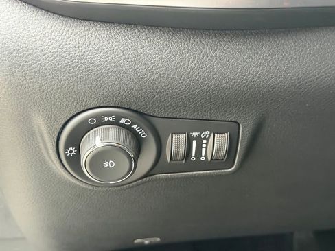 New 2026 Jeep Compass Latitude image 13