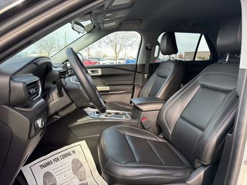 Used 2022 Ford Explorer XLT w/ Equipment Group 202A image 26