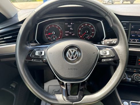 Used 2020 Volkswagen Jetta SE w/ SE Cold Weather Package FWD image 20