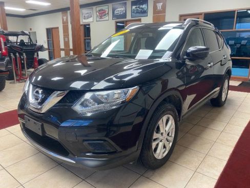 Used 2016 Nissan Rogue SV w/ SV Premium Package image 1