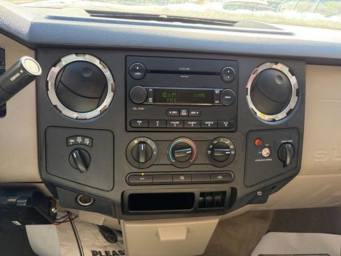 Used 2008 Ford F250 FX4 image 11